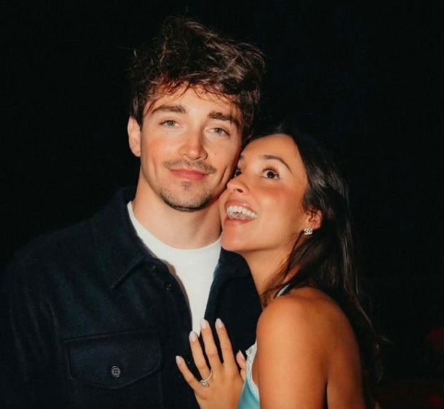 乐扣官宣订婚 男帅女好意思颜值爆表好登对！