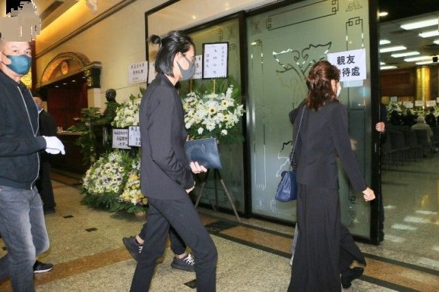 火葬场送最后一程 吴孟达儿子透露爸爸临终遗愿