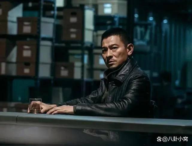 《猎金游戏》刘德华超绝精神状态 揭露资本“舔狗”真相