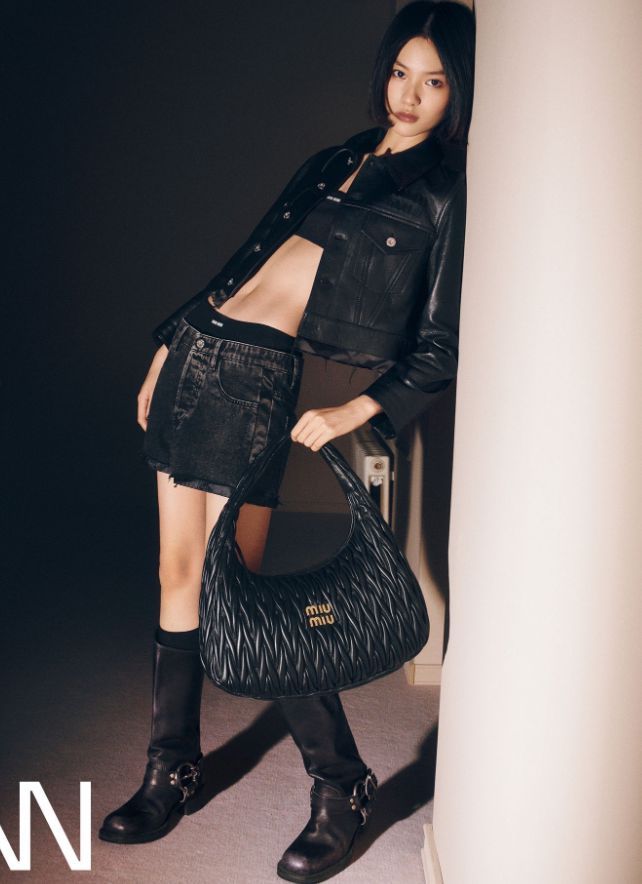 23岁邱天穿抹胸太性感上围靠绑细绳胸前空一大块3