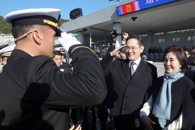 三星掌门人之子成为海军翻译官 罕见举动引热议