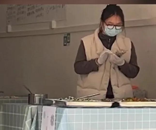 95后女生裸辞卖盒饭，称：脱离公司太快乐了