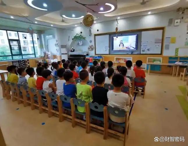 江西上饶回应幼师工资争议 行业薪资困境引关注