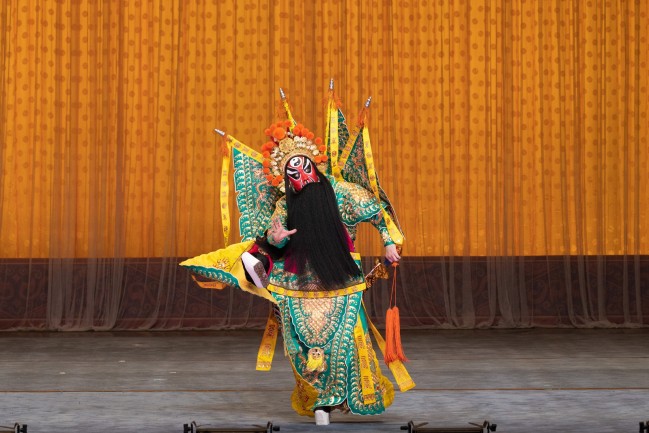 演员在“华韵奇声”京津沪京剧名家武戏专场上演出。摄影 苏岩