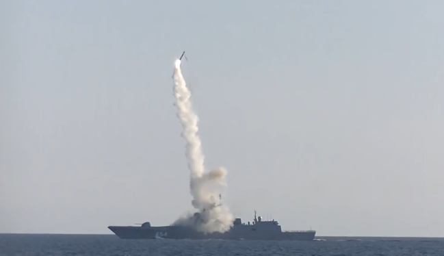 俄罗斯国防部公布的“锆石”导弹最新试射画面