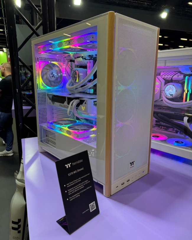 曜越发布系列木纹 Wood Series (WS) 机箱，将温润自然导入 PC DIY