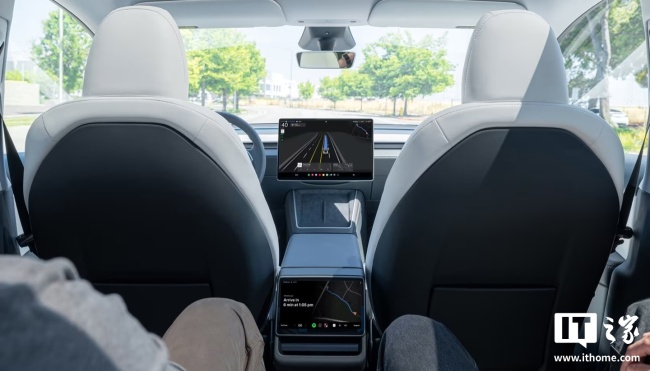 特斯拉回应 Robotaxi 安全员坐到主驾驶位：跑高速才这样，为了更稳妥