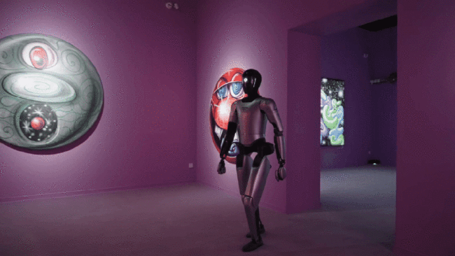 全球首款“边走边讲边演示”人形机器人:魔法原子发布智慧导览解决方案