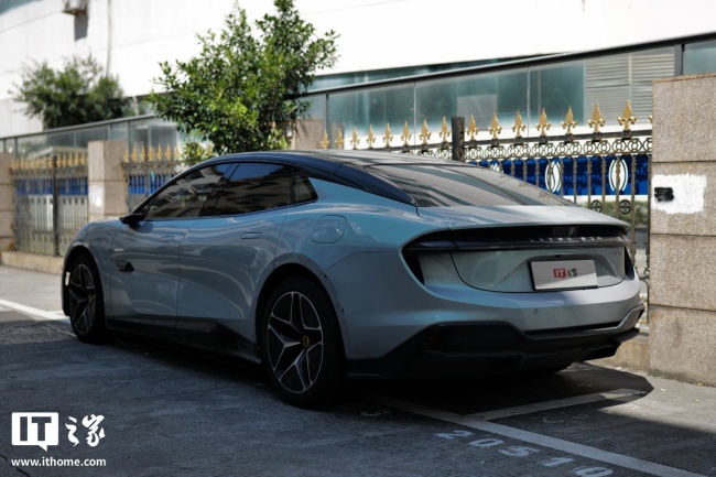 新款莲花 Emeya / Eletre 车型将于 9 月 21 日上市，现款在售价 52.8 万元起