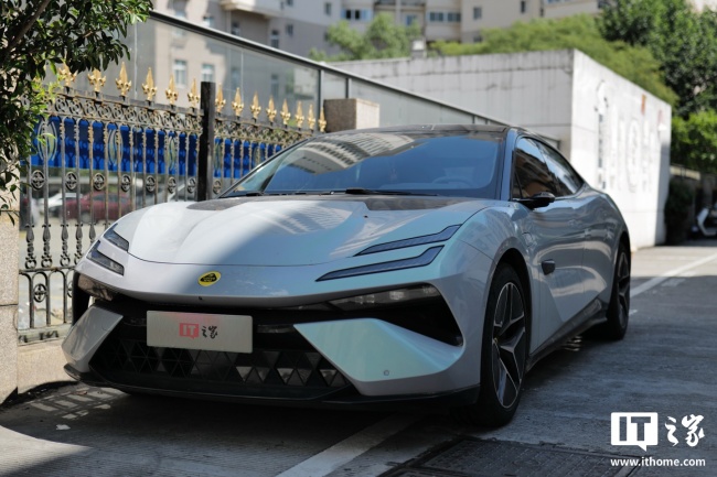 新款莲花 Emeya / Eletre 车型将于 9 月 21 日上市，现款在售价 52.8 万元起