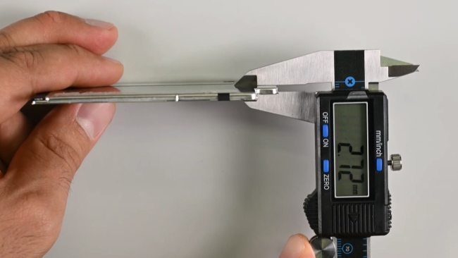iFixit 拆解苹果 iPhone Air 专用 MagSafe 电池：手机同款 3149mAh 电芯