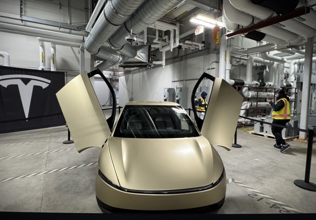 目标年产能 200 万辆，特斯拉为 Cybercab 生产招聘关键人员