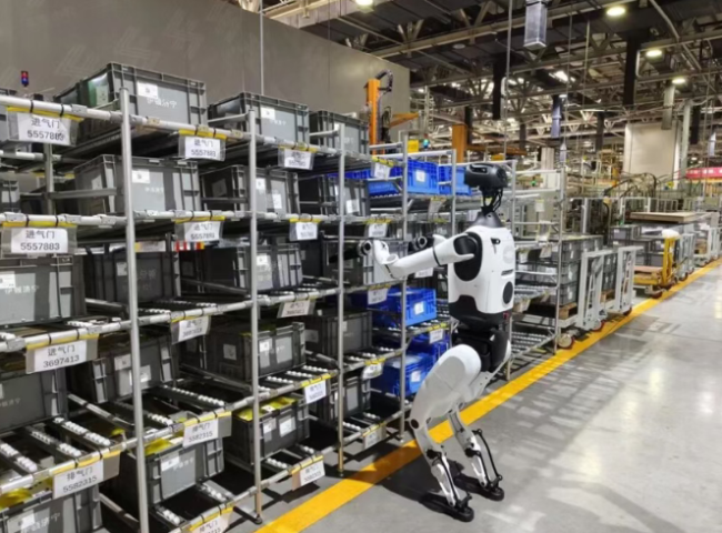 北京人形机器人创新中心与拜耳签约，探索具身智能进入医药产线