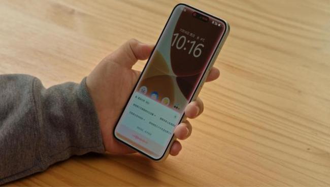 豆包智谱“左右互搏” AI手机争霸战打响 微信淘宝们瑟瑟发抖?