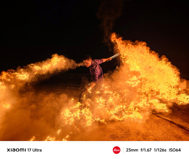 小米 17 Ultra 手机首发徕卡 2 亿像素光学变焦:行业首获徕卡 APO 光学认证,非“数码裁切”