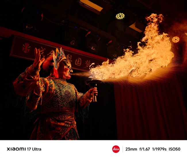 小米 17 Ultra 手机首发徕卡 2 亿像素光学变焦:行业首获徕卡 APO 光学认证,非“数码裁切”