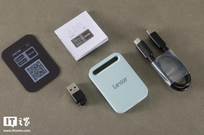 IT之家开箱雷克沙 Air 小轻块移动固态硬盘阿根廷国家队联名款图赏：配件丰富，球迷大爱