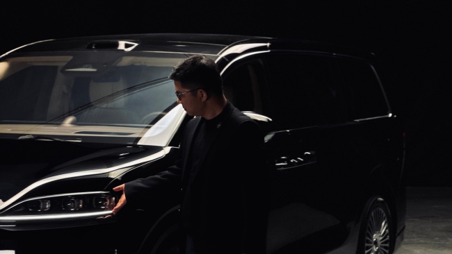 智界赵长江称现在是智能 + 功能时代，决定一台 MPV 价值的是如何对待车里的每一个人