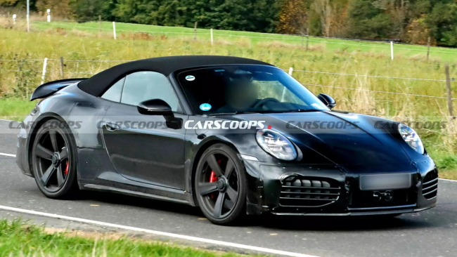 保时捷新“西装暴徒”:911 Turbo Touring 敞篷超跑曝光,701 马力、0-96 公里 / 小时加速约 2.5 秒