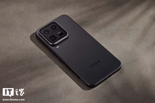 消息称 iQOO 15 Ultra 首销数据超预期，是近期已发 Ultra 机型同期销量最多