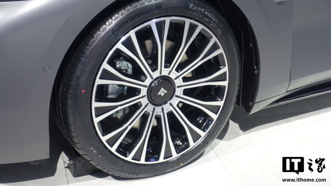 广汽昊铂 A800 广州车展公布内饰，搭载华为乾崑智驾与鸿蒙座舱