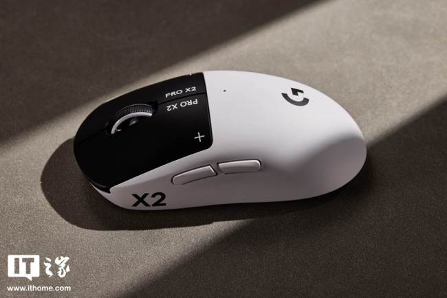 IT之家开箱罗技 GPW5 雪豹电竞鼠标图赏,业界首发可调电磁微动、全新黑白撞色