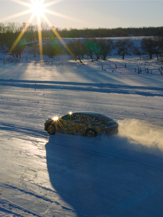 smart 精灵#6 EHD 超级电混冬测谍照公布：奔驰全球原创设计，掀背造型