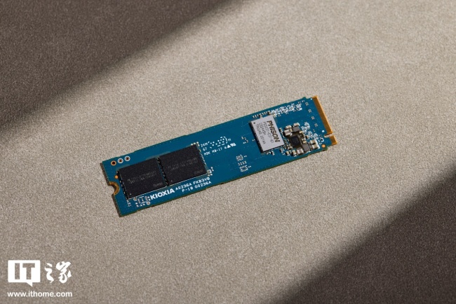 IT之家评测室铠侠 VC10 1TB 固态硬盘评测：BiCS 8 闪存技术加持，低温 + 高性能全都要