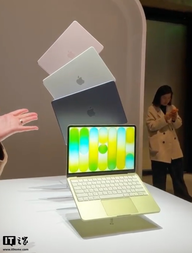 苹果 MacBook Neo 笔记本双 USB-C 接口仅有一个为 USB 3 速率、另一个为 USB 2 速率