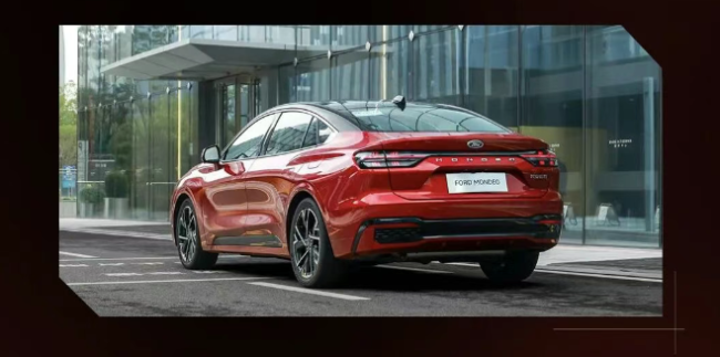 长安福特新蒙迪欧亮相广州车展：全新进气格栅、隐藏式门把手、1.1 米贯穿式 27 寸 4K 屏