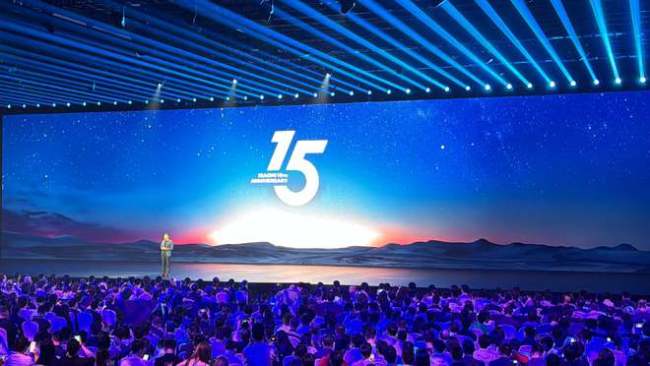 玄戒O1芯片、小米YU7齐发,雷军:不论顺逆境,都要不断向前