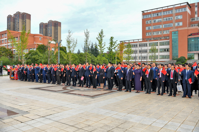 宝鸡文理学院举行纪念中国人民抗日战争暨世界反法西斯战争胜利80周年主题升国旗仪式