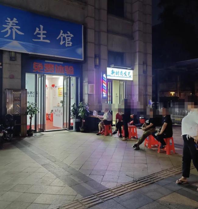 养生馆“围猎”老年人：万元理疗仪号称可治50种疾病