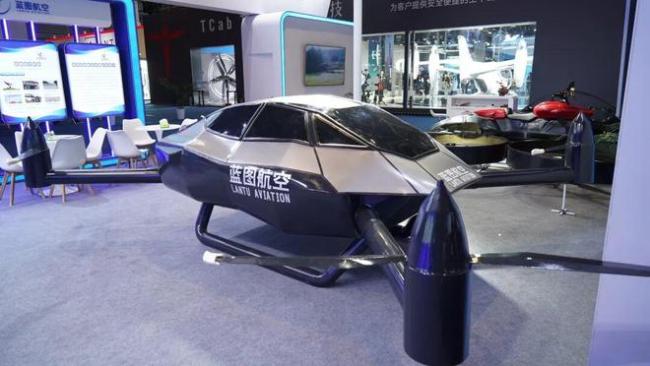 低空经济"起飞"!进博会揽百亿订单,"空中公交"有望三年覆盖长三角