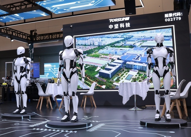WAIC2026 观察:中坚科技跨界突围,桦之坚用全栈具身智能开辟新赛道