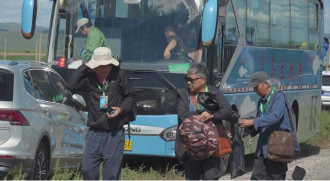 “走遍中国”写生那达慕:探寻草原文化密码