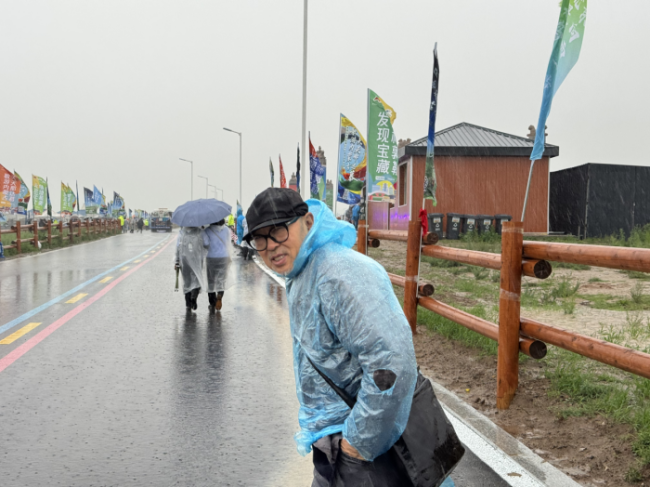 “走遍中国”写生行动:风雨无阻,共赴那达慕盛会之约