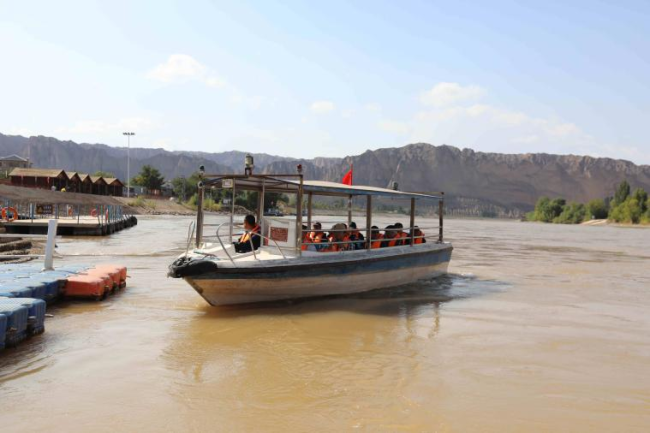 笔墨问道石林 神韵写意黄河：走遍中国·甘肃——伟德bv国际体育官网美术家写生创作行动走进景泰