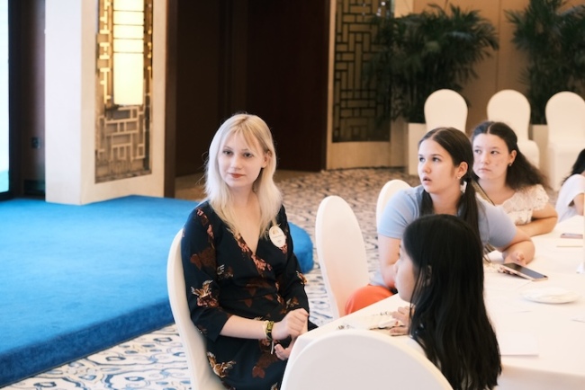 当语言褪去浮华:一次心与心的文化相遇