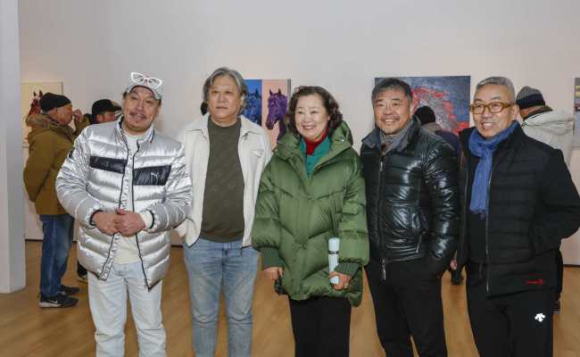 骏色启新程艺韵暖京华——赵斌《骏色新程》个展于798永乐现场画廊恢弘开幕