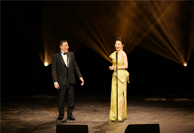 《礼赞春晖 温暖中华》 ——中国艺术家代表团新春公益慰问晚会盛启悉尼歌剧院