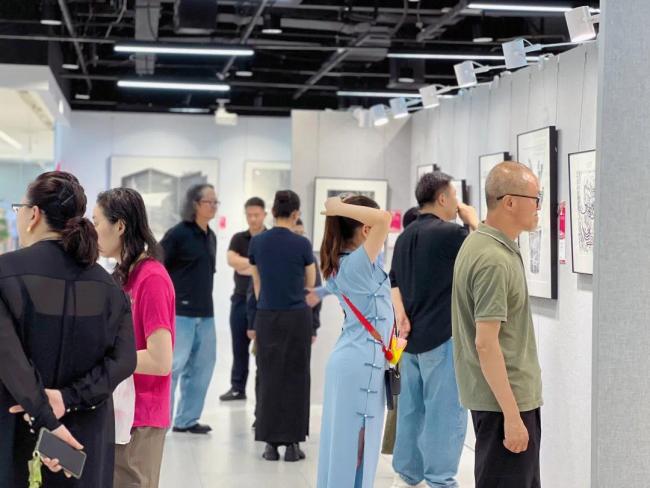 当版画走出美术馆:一场女性艺术的“如歌行板”在上海浦东奏响