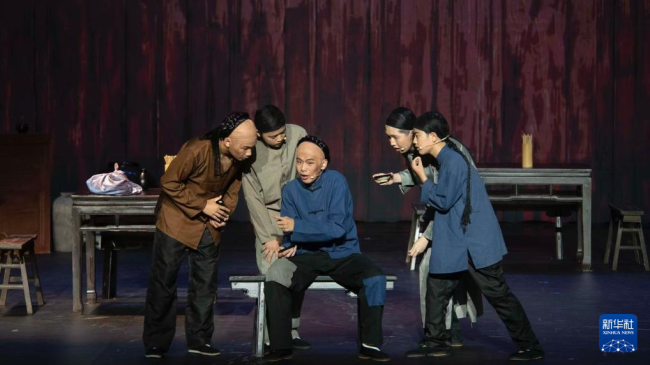 戏剧育人：北京中学生演绎《呐喊》《茶馆》