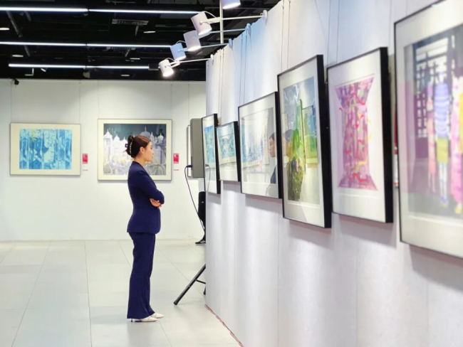 由中国文促会等主办的“如歌的行板·第三届全国女画家版画作品邀请展”巡展首站在上海正式揭幕