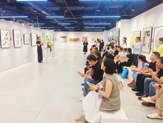 由中国文促会等主办的“如歌的行板·第三届全国女画家版画作品邀请展”巡展首站在上海正式揭幕