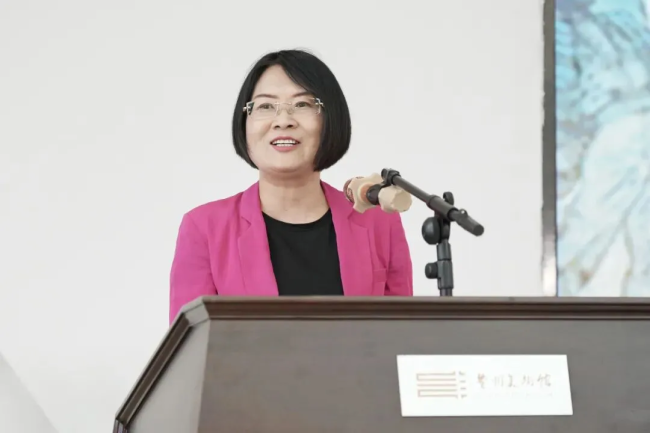 现场丨从戈壁到山地：杨晓阳丝路四十年巡展，贵州壮写南方新章
