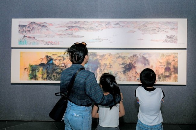 从富春江到沱江，一场跨越千里的笔墨相逢——叶浅予艺术巡展第四站在内江启幕
