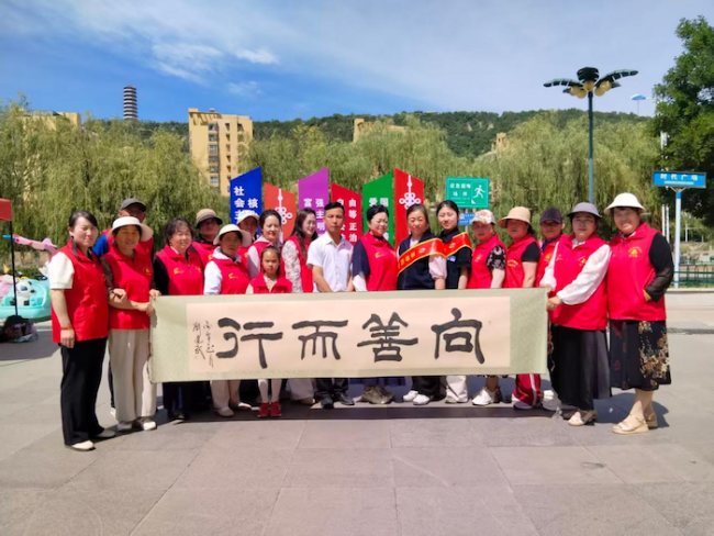 端午情深暖桑梓 雷锋大爱润红都