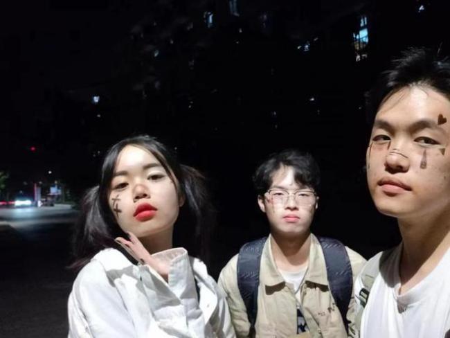 985毕业生选择主动"延毕"，有人故意挂科