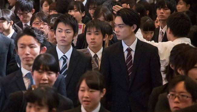 在这里,没有年轻人考公了